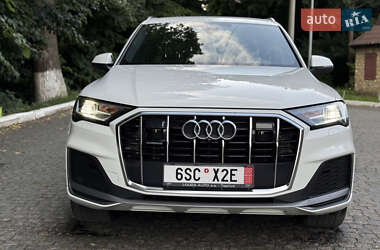 Позашляховик / Кросовер Audi Q7 2022 в 
