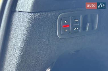 Позашляховик / Кросовер Audi Q7 2022 в 