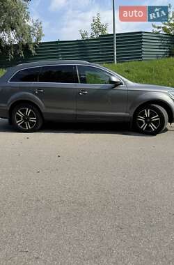 Позашляховик / Кросовер Audi Q7 2015 в 