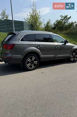 Позашляховик / Кросовер Audi Q7 2015 в 