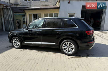 Позашляховик / Кросовер Audi Q7 2017 в 