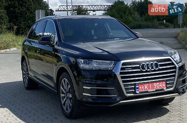 Позашляховик / Кросовер Audi Q7 2018 в 