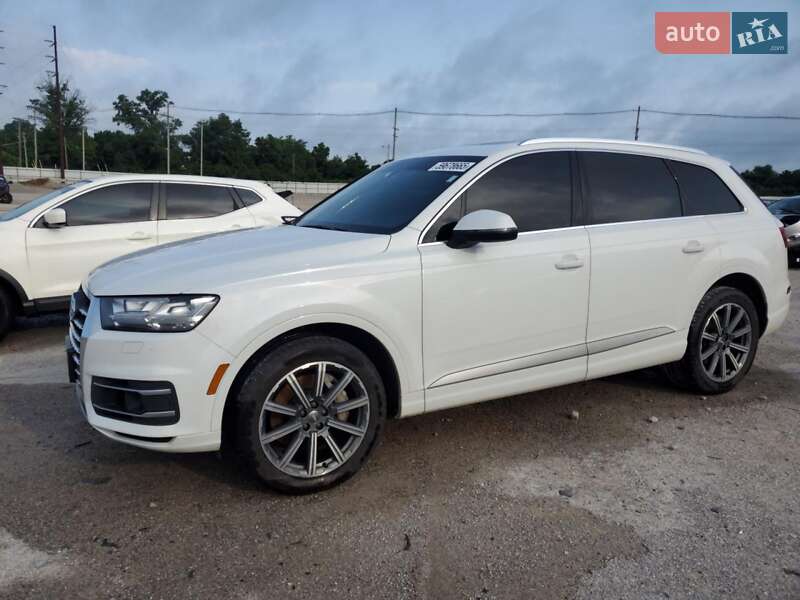 Позашляховик / Кросовер Audi Q7 2018 в 