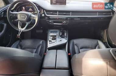 Позашляховик / Кросовер Audi Q7 2018 в 