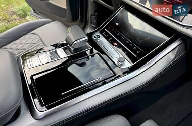 Позашляховик / Кросовер Audi Q7 2021 в 