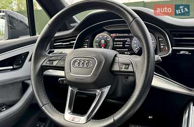 Позашляховик / Кросовер Audi Q7 2021 в 