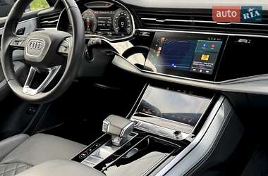 Позашляховик / Кросовер Audi Q7 2021 в 