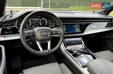 Позашляховик / Кросовер Audi Q7 2021 в 