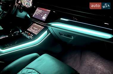 Позашляховик / Кросовер Audi Q7 2021 в 