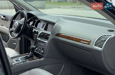 Внедорожник / Кроссовер Audi Q7 2011 в 