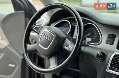 Внедорожник / Кроссовер Audi Q7 2011 в 