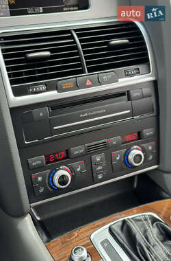 Внедорожник / Кроссовер Audi Q7 2011 в 