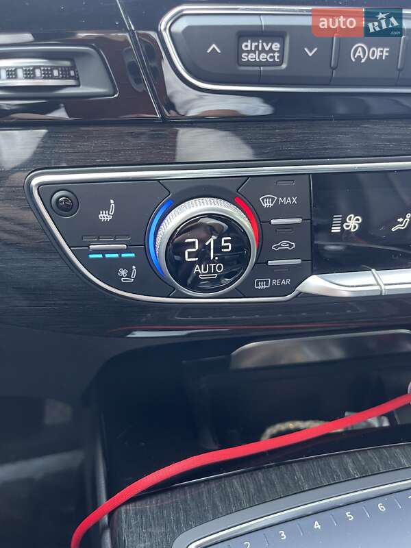 Позашляховик / Кросовер Audi Q7 2017 в Києві