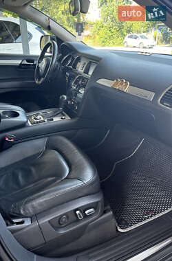 Позашляховик / Кросовер Audi Q7 2009 в 