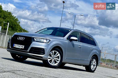 Позашляховик / Кросовер Audi Q7 2018 в 