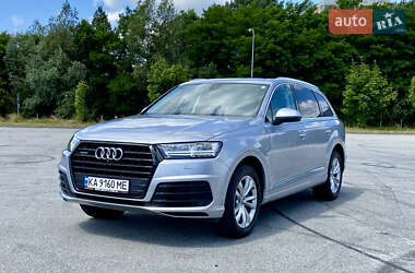 Позашляховик / Кросовер Audi Q7 2018 в 
