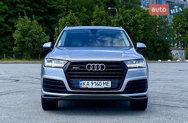 Позашляховик / Кросовер Audi Q7 2018 в 