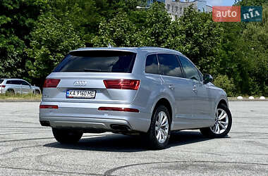 Позашляховик / Кросовер Audi Q7 2018 в 