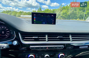 Позашляховик / Кросовер Audi Q7 2018 в 
