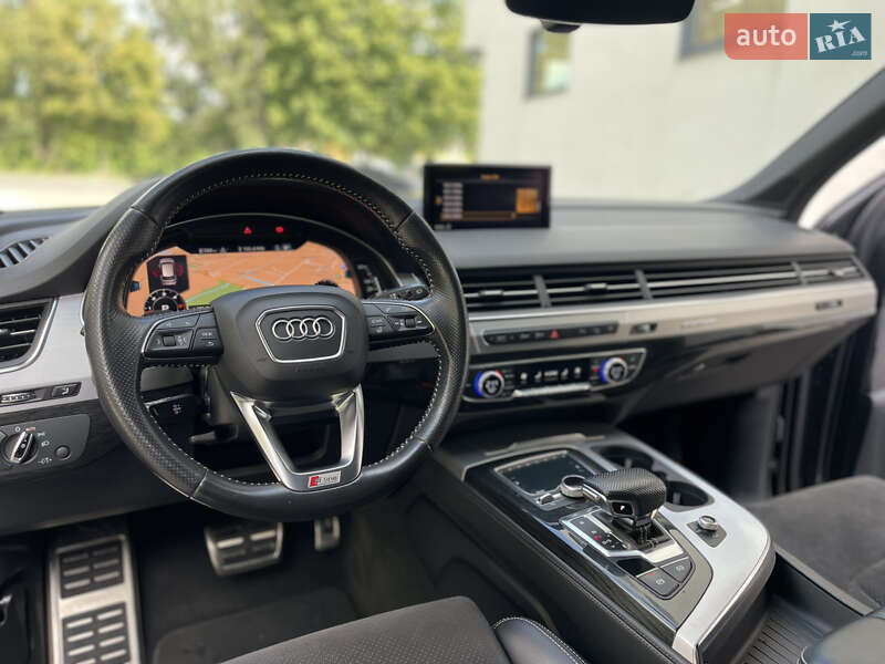 Внедорожник / Кроссовер Audi Q7 2017 в Хмельницком