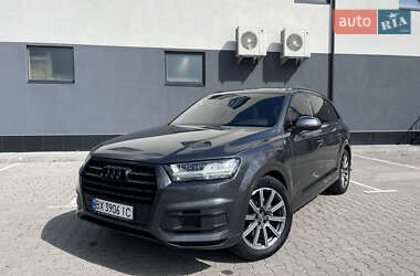 Позашляховик / Кросовер Audi Q7 2017 в 