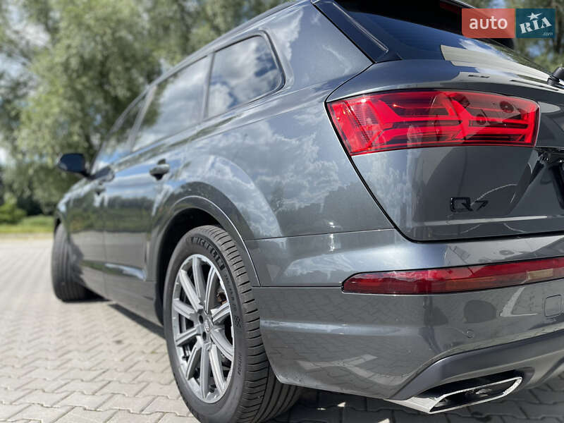 Внедорожник / Кроссовер Audi Q7 2017 в Хмельницком