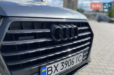 Позашляховик / Кросовер Audi Q7 2017 в 