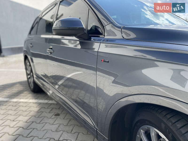 Внедорожник / Кроссовер Audi Q7 2017 в Хмельницком