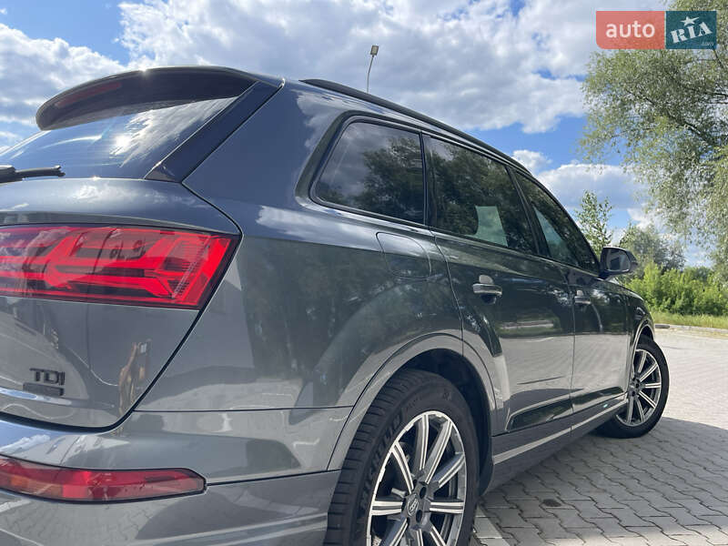Внедорожник / Кроссовер Audi Q7 2017 в Хмельницком