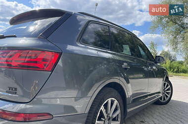 Позашляховик / Кросовер Audi Q7 2017 в 