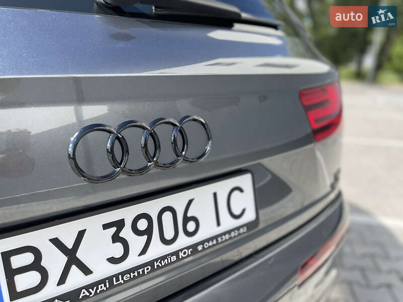 Внедорожник / Кроссовер Audi Q7 2017 в Хмельницком