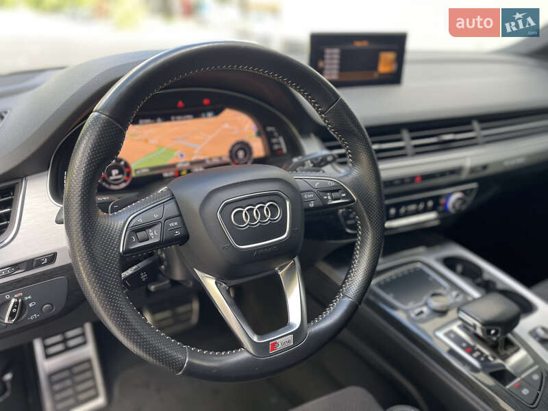 Внедорожник / Кроссовер Audi Q7 2017 в Хмельницком