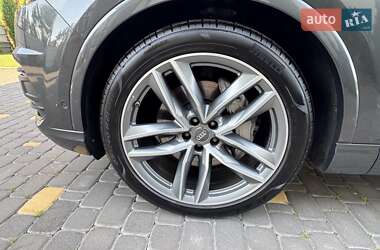 Позашляховик / Кросовер Audi Q7 2018 в 
