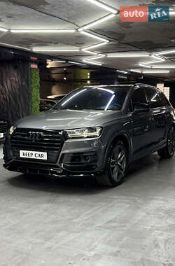 Позашляховик / Кросовер Audi Q7 2016 в 