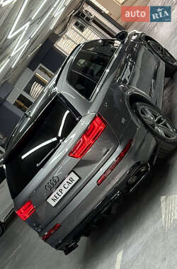 Позашляховик / Кросовер Audi Q7 2016 в 