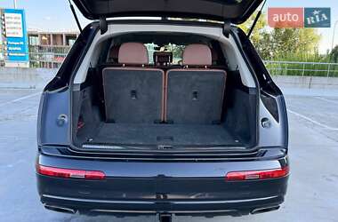Внедорожник / Кроссовер Audi Q7 2019 в 