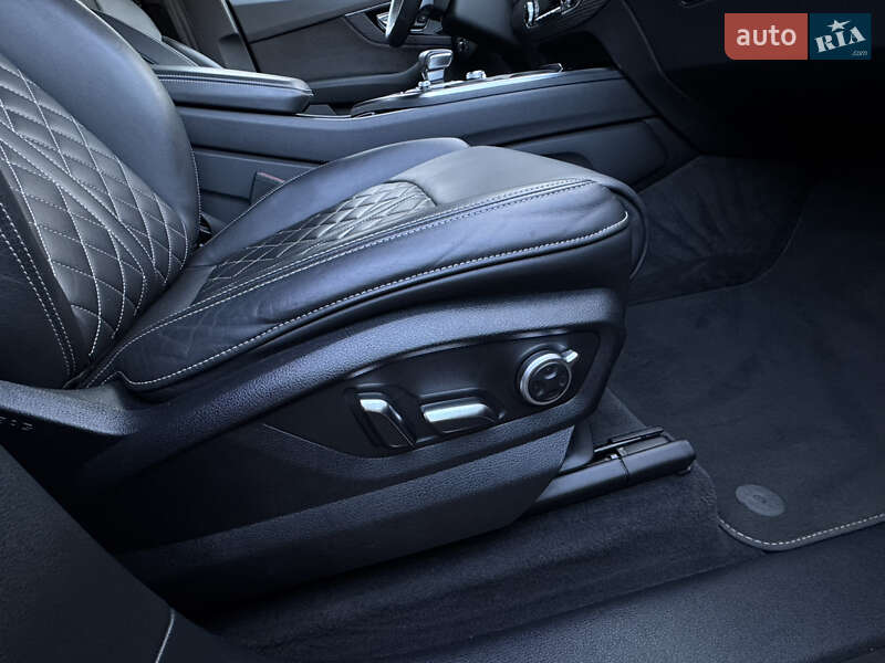 Позашляховик / Кросовер Audi Q7 2018 в Києві