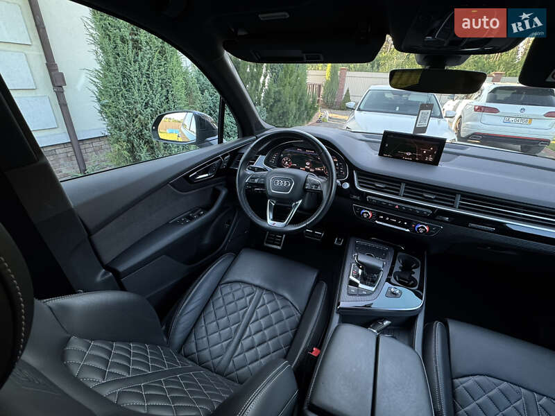 Позашляховик / Кросовер Audi Q7 2018 в Києві