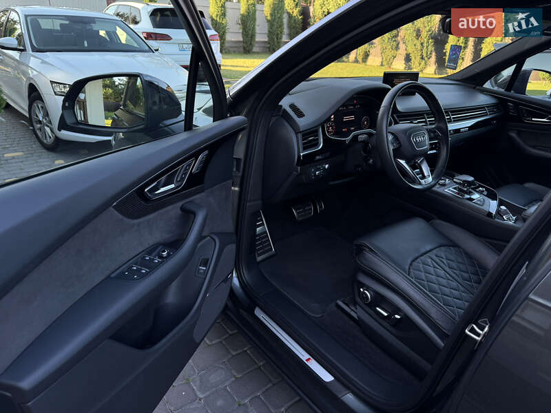 Позашляховик / Кросовер Audi Q7 2018 в Києві