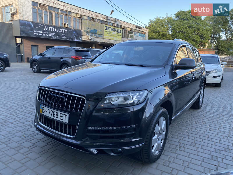 Внедорожник / Кроссовер Audi Q7 2014 в 