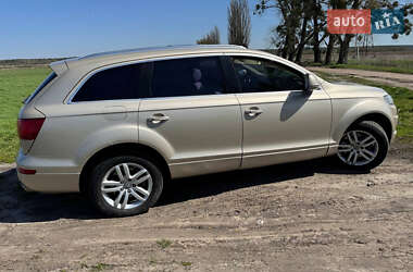 Внедорожник / Кроссовер Audi Q7 2007 в 
