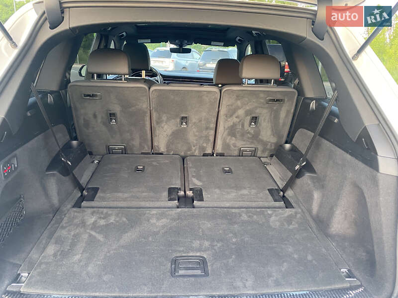 Позашляховик / Кросовер Audi Q7 2021 в Києві