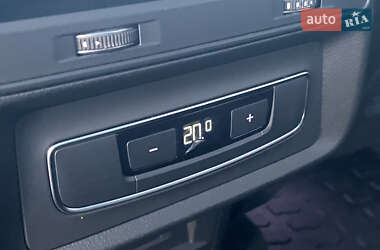 Позашляховик / Кросовер Audi Q7 2021 в 