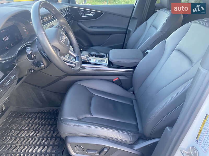 Позашляховик / Кросовер Audi Q7 2021 в Києві
