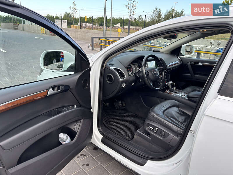 Внедорожник / Кроссовер Audi Q7 2013 в Киеве