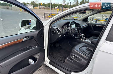 Внедорожник / Кроссовер Audi Q7 2013 в 