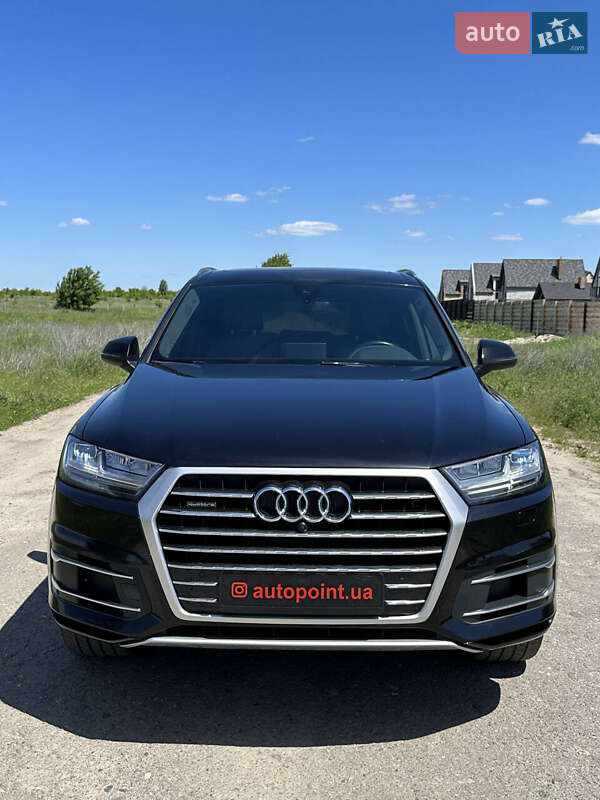 Позашляховик / Кросовер Audi Q7 2019 в Білогородці