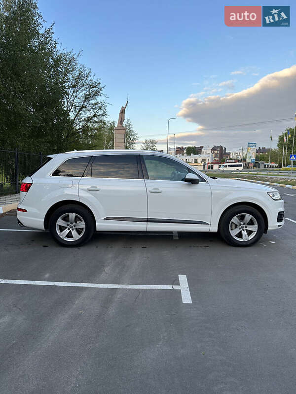 Позашляховик / Кросовер Audi Q7 2018 в Білогородці