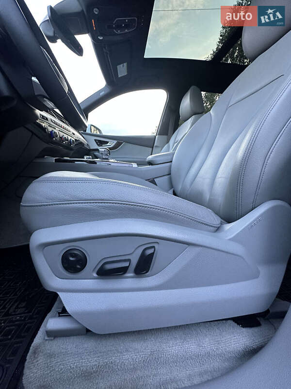 Позашляховик / Кросовер Audi Q7 2018 в Білогородці