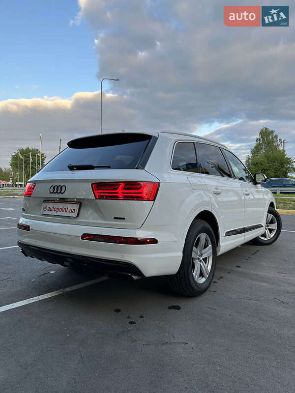 Позашляховик / Кросовер Audi Q7 2018 в Білогородці